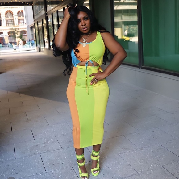 SMOOCHES! - Picture 1 of 5